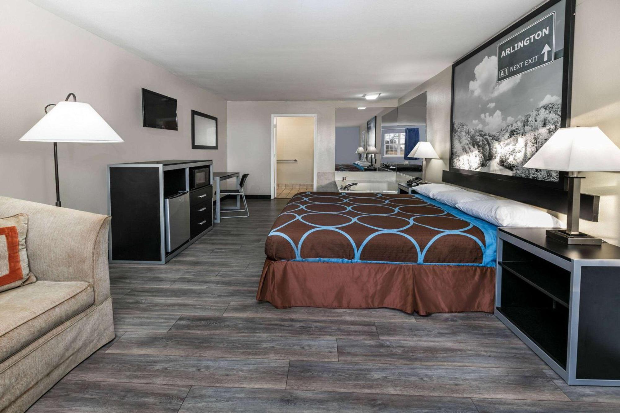 Super 8 By Wyndham Arlington Near At&T Stadium Exteriör bild
